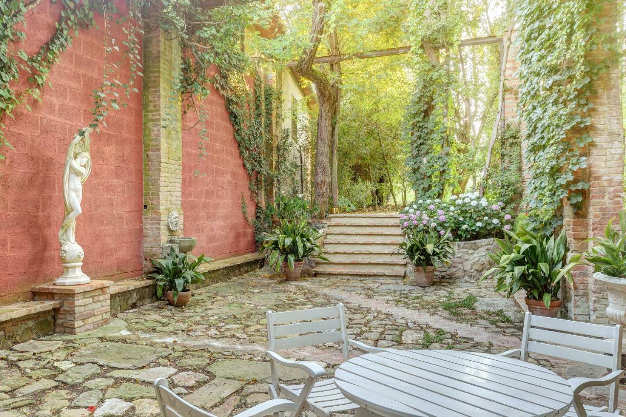 Appartamento Le Stanze di Ebe Lucignano Esterno foto